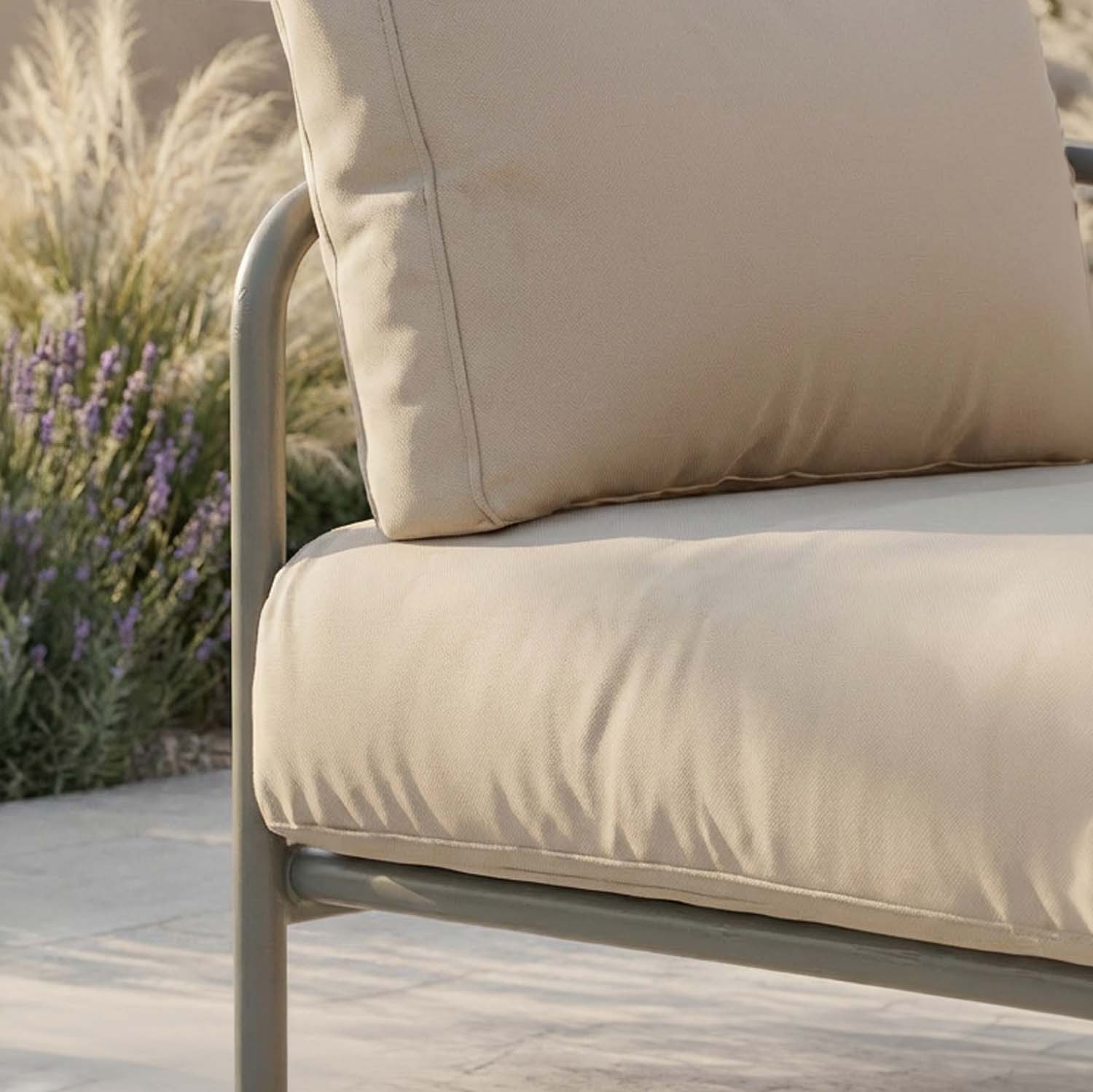 Extra-thick cushions with rounded profile